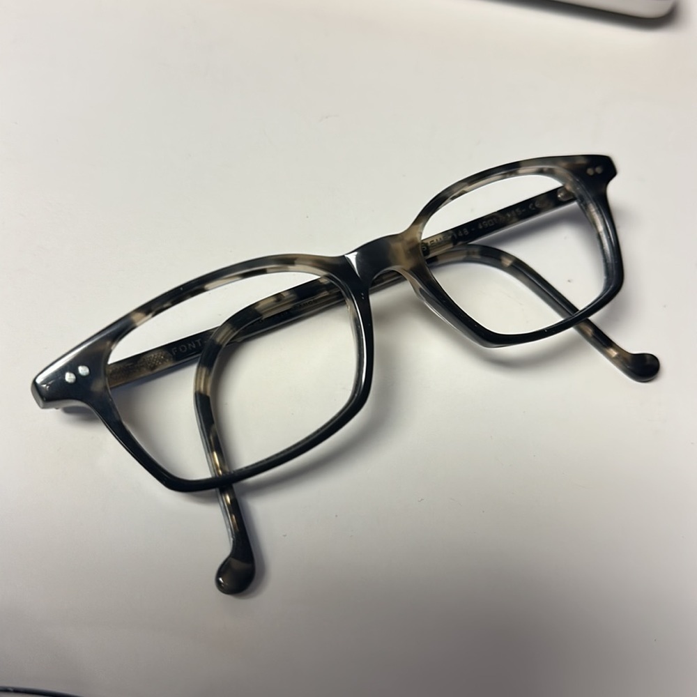 Stylish Black and Gray Glasses with Clip-On Lenses - Picture 4 of 7